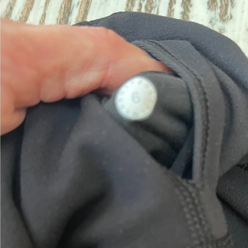 Lululemon Black High-Rise Yoga Leggings - Picture 9 of 12